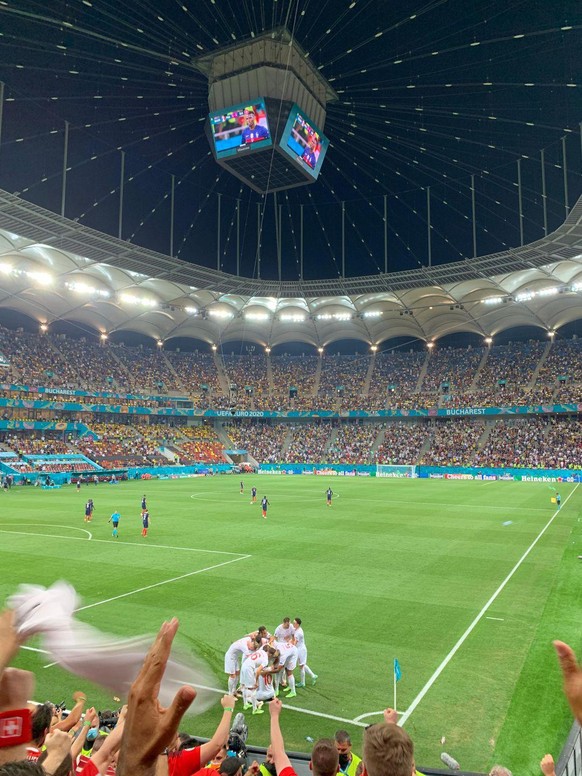 «On se sent trop chanceux d&#039;avoir été dans ce stade»: Lionel et Joël, deux supporters neuchâtelois qui étaient au match de l&#039;Euro 2020 France-Suisse.