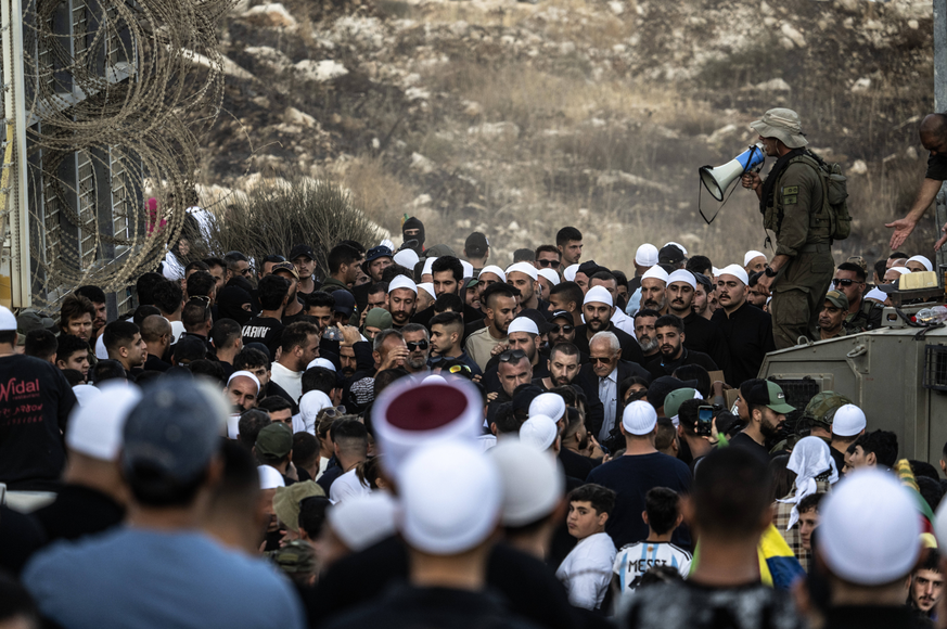 Des druzes se sont amassés sur le plateau du Golan en solidarité avec Soueida.