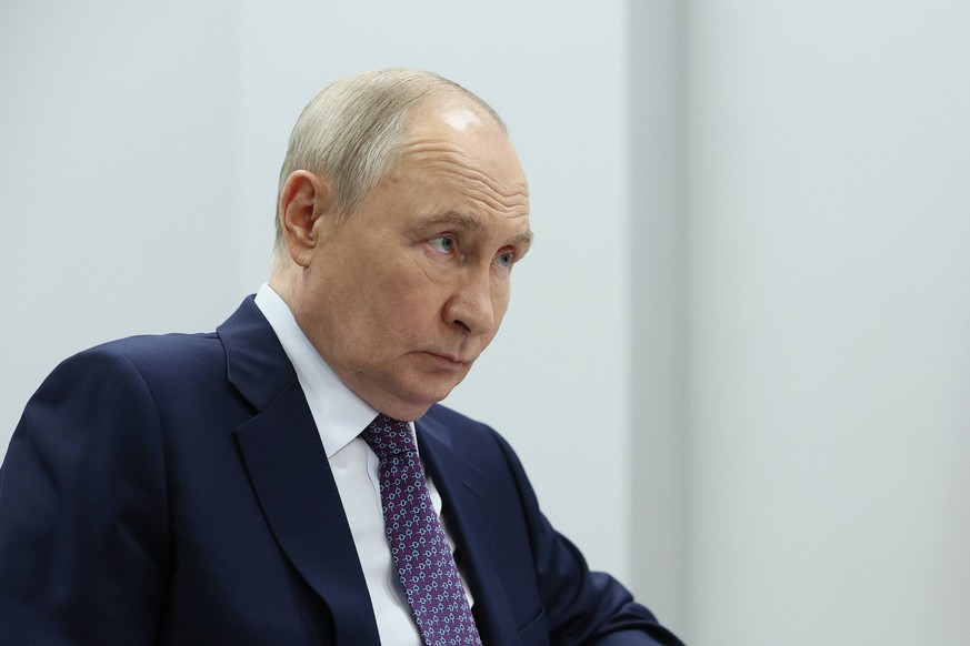 Vladimir Poutine ne serait mis au courant que des bonnes nouvelles concernant la guerre en Ukraine et l'économie de son pays.