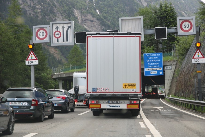 Près de 25 000 véhicules de transport en infraction en Suisse.