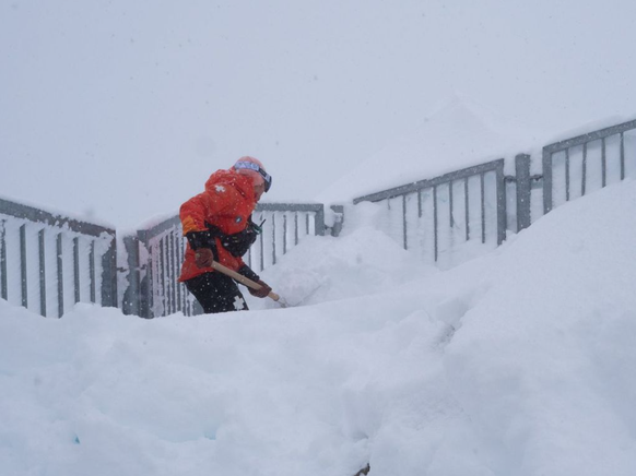 Glacier 3000 croule sous des mètres de neige.