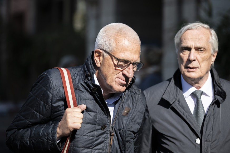 Der ehemalige Raiffeisenchef Pierin Vincenz erscheint mit Anwalt Lorenz Erni zum Raiffeisen-Prozess des Zuercher Bezirksgerichts vor dem Volkshaus, am Dienstag, 22. Maerz 2022, in Zuerich. Die Staatsa ...