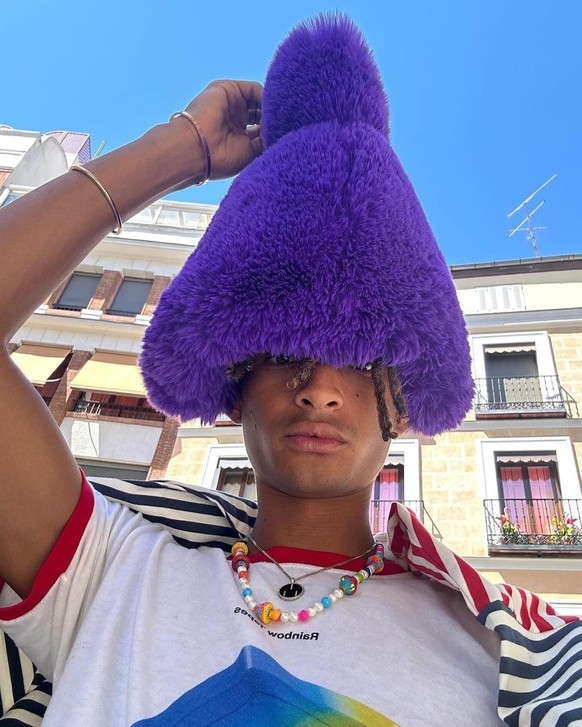 Jaden Smith et son chapeau violet