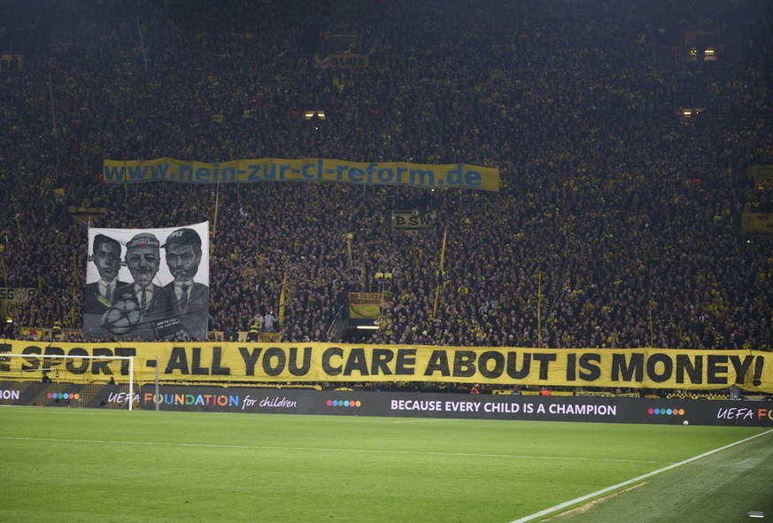 Les supporters du Borussia Dortmund disent non au foot business.