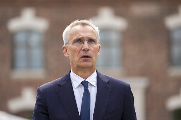 Norway&#039;s Finance Minister Jens Stoltenberg comments on Norges Bank&#039;s interest rate decision outside the Prime Minister&#039;s office, in Oslo, Norway, Thursday, June 19, 2025. (Fredrik Varfj ...