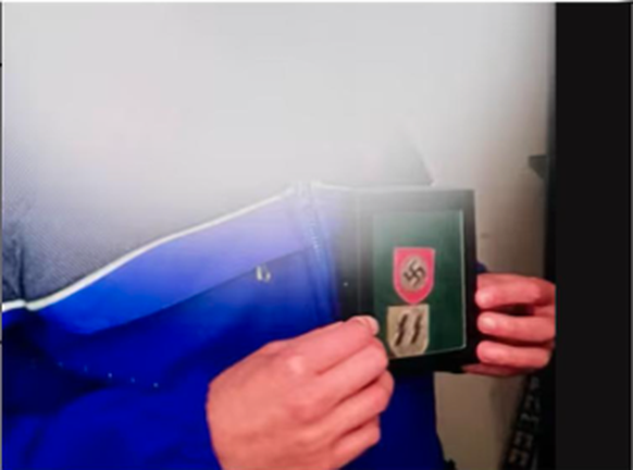 Lorsqu'on diffuse cette photo, un policier répond: «Je la prends si le gars la vend!»