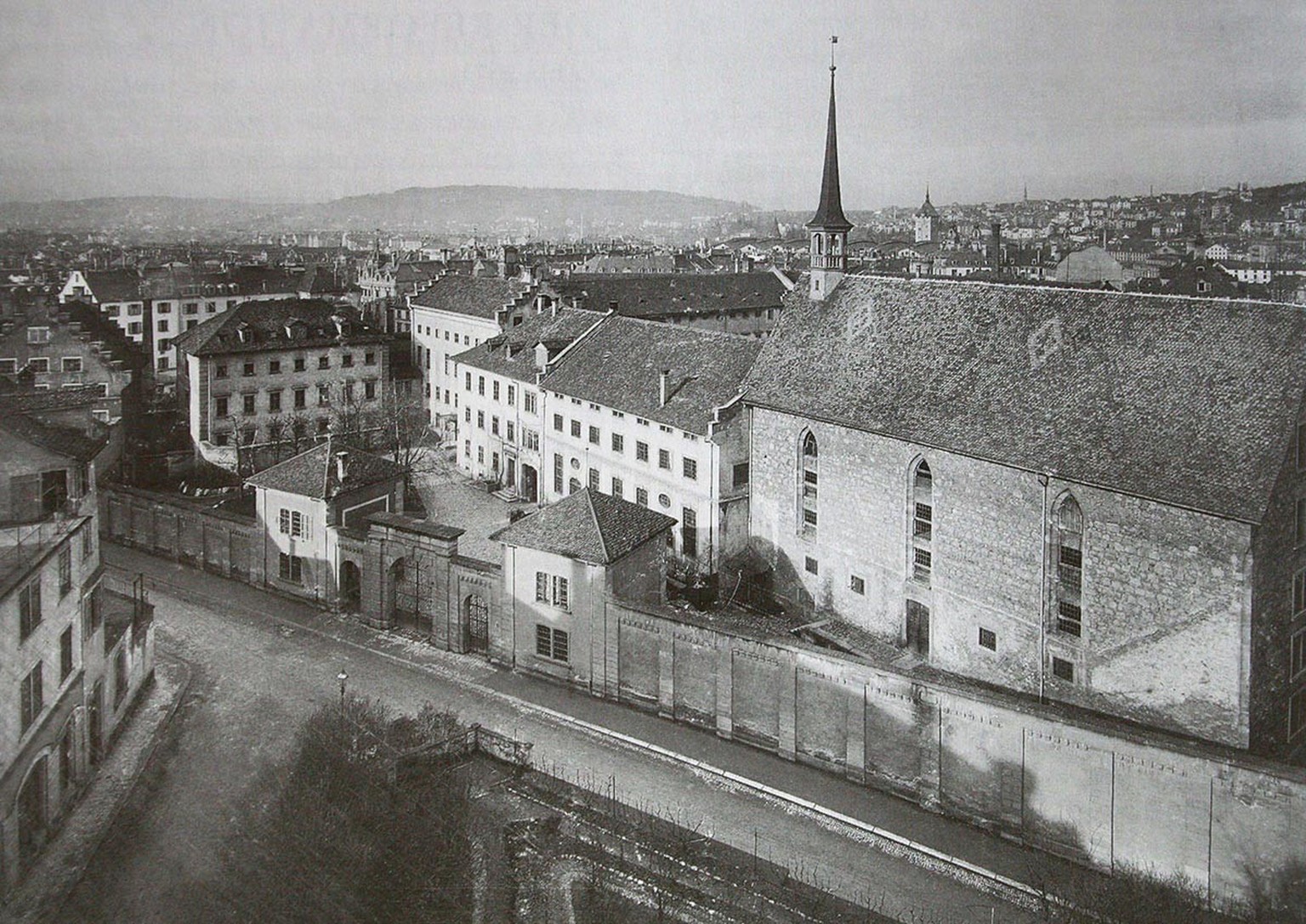 Le pénitencier d’Oetenbach à Zurich. Photo de 1900.
https://de.m.wikipedia.org/wiki/Datei:Oetenbach_Strafanstalt_1900.jpg