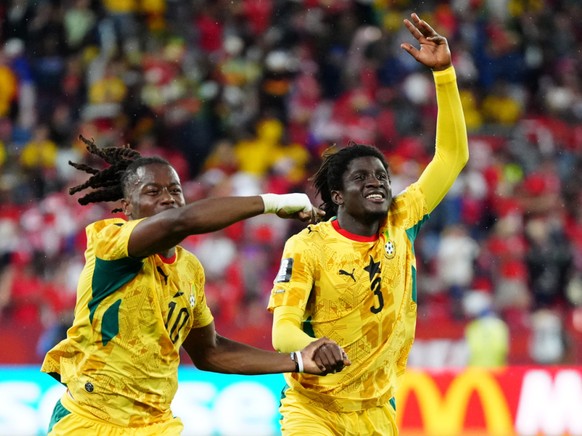 Caleb Yirenkyi (à droite) a offert la victoire au Ghana au bout du temps additionnel.