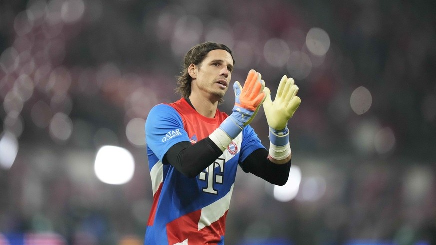 Bayern&#039;s goalkeeper Yann Sommer applauds supporter during warm up prior to the the German Bundesliga soccer match between RB Leipzig and FC Bayern Munich at the Red Bull Arena in Leipzig, Germany ...