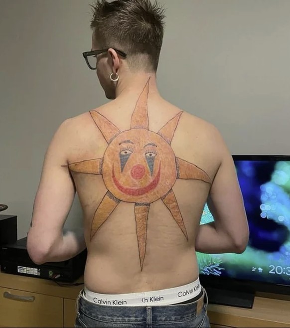 Die lustigsten fails der Woche: Tattoo mit Sonne