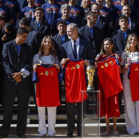 L'équipe d'Espagne a été accueillie par le roi Felipe VI lundi