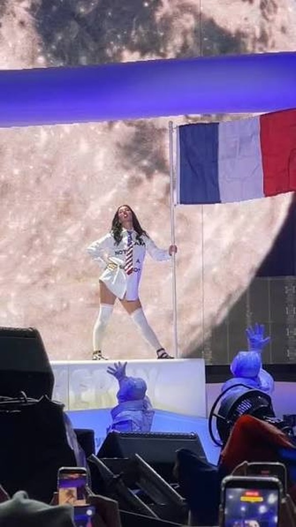 Katy Perry a enflammé les Français hier soir lors du son concert en Savoie.