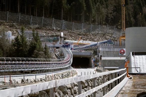 Portail nord du tunnel.