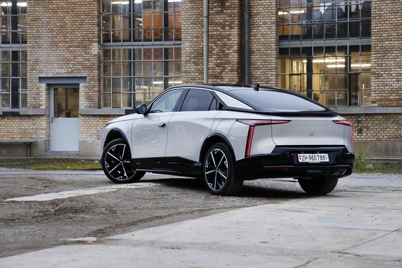 DS N°8 Long Range Traction