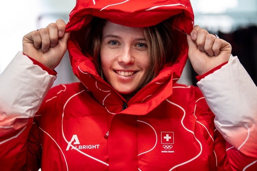 Chez les dames, les espoirs suisses en slalom et en slalom géant reposent sur Camille Rast.
