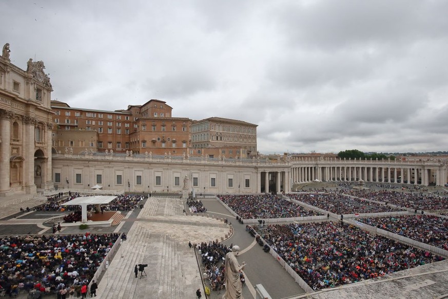 Pope Francis during the general audience in St. Peters Square, On this occasion 250 scouts from Poland and 15 other countries attended the papal audience on the occasion of the pilgrimage of thanksgiv ...