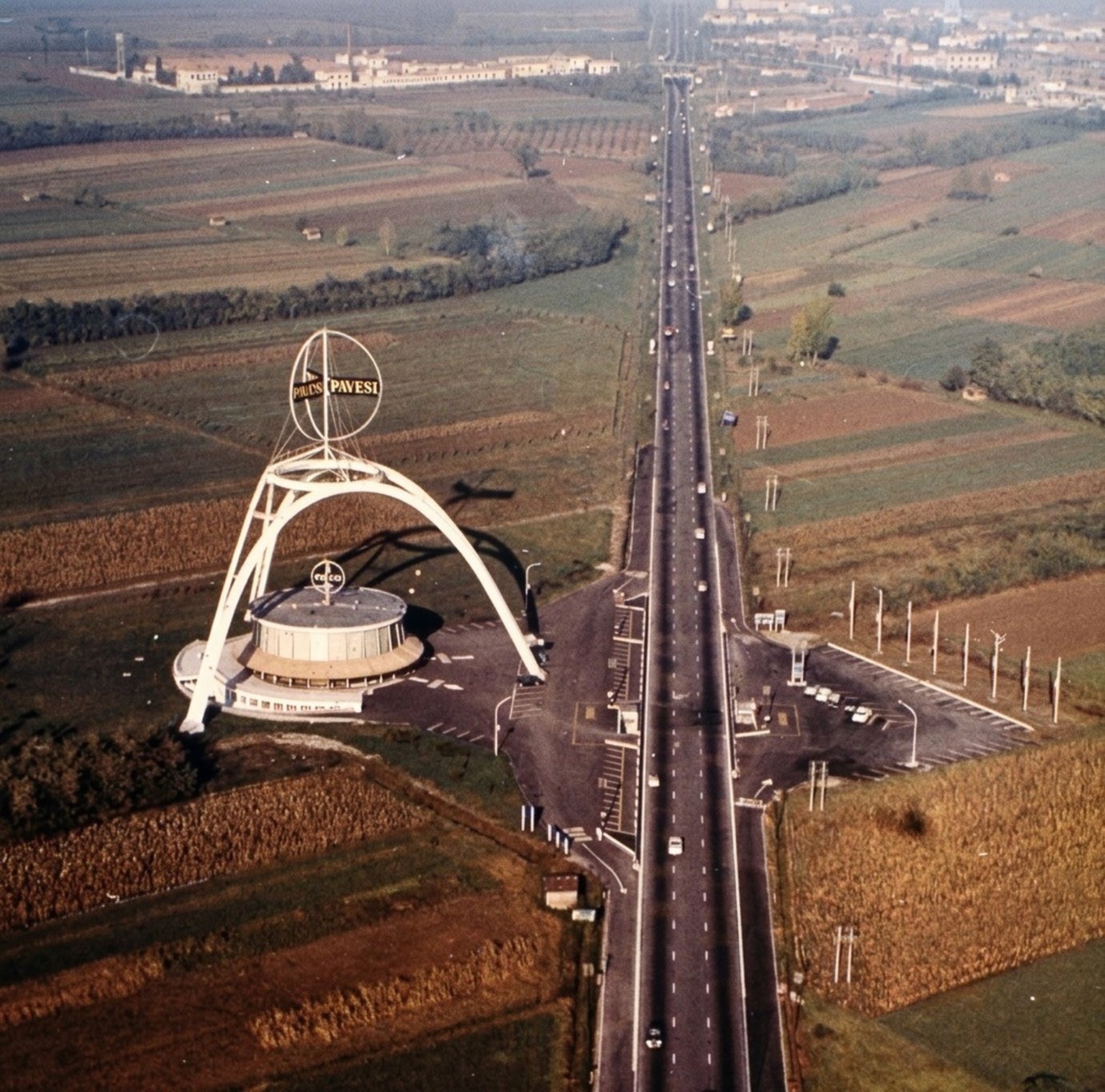 Autogrill 1958: the rebirth of Villoresi Ovest
A symbol of renaissance for our restart: Villoresi Ovest, icon of Italian design, is back in the news. The historic Autogrill reopened on 22 November 202 ...