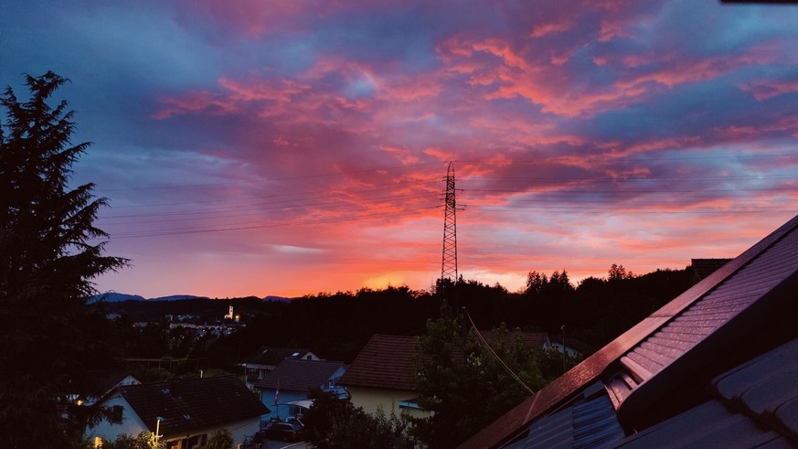 Arc-en-ciel rose au-dessus de l’Argovie