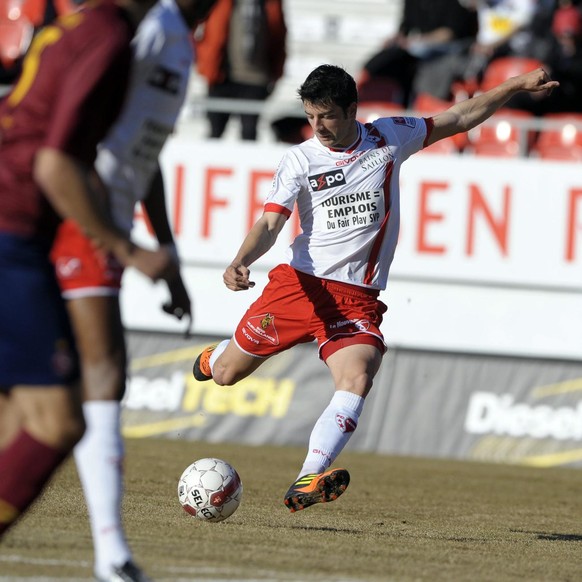 Le joueur valaisan Didier Crettenand en action lors de la rencontre de football de Super League entre FC Sion et Servette FC, ce dimanche 26 fevrier 2012 au stade de Tourbillon a Sion. (KEYSTONE/Olivi ...