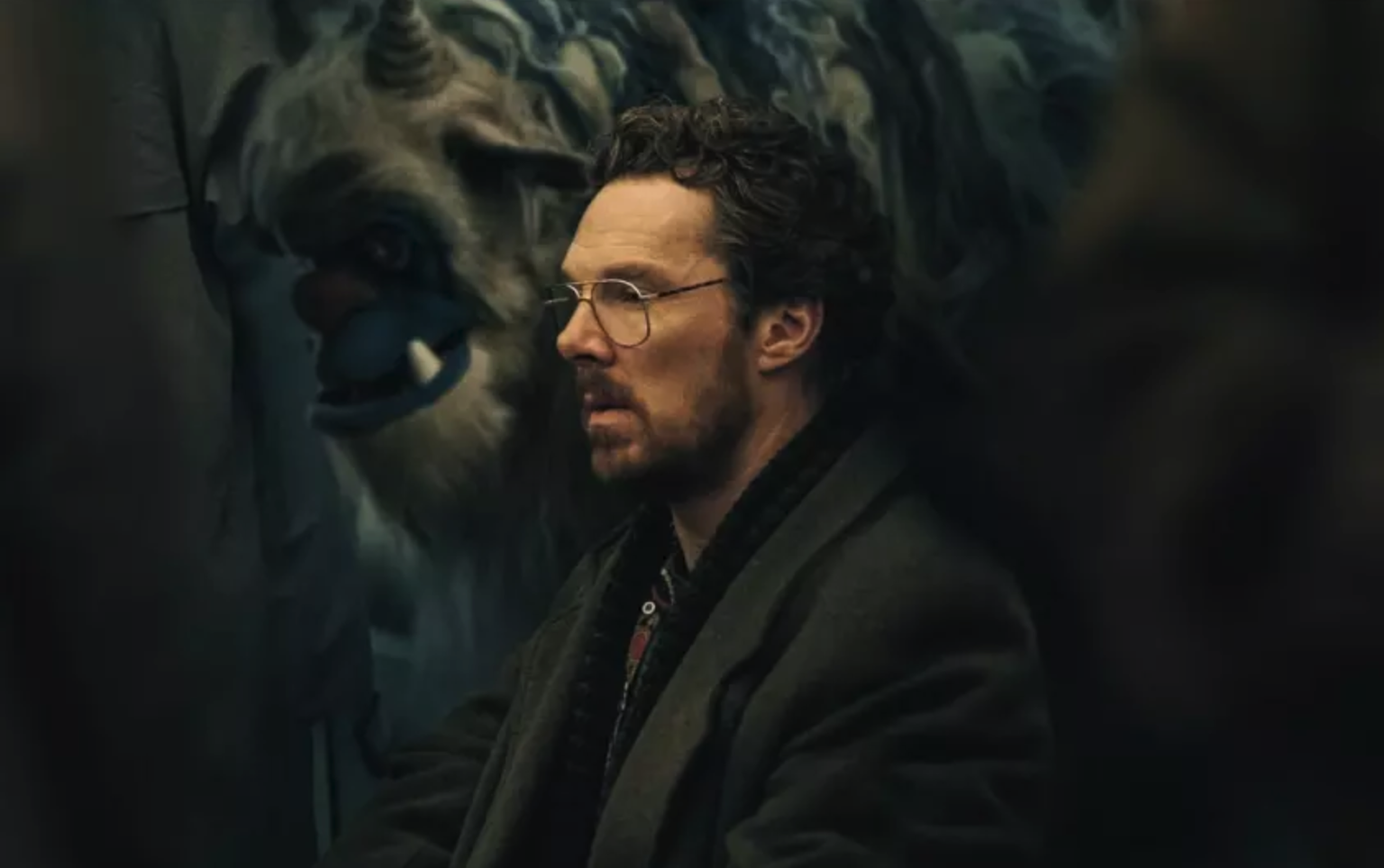 Vincent (Benedict Cumberbatch) et Eric, le monstre imaginaire auquel il prête également sa voix.