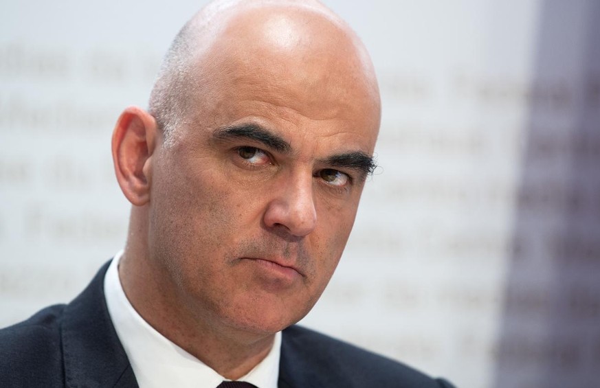 Les nouvelles mesures Covid ne tiennent plus qu'à un (coup de) fil