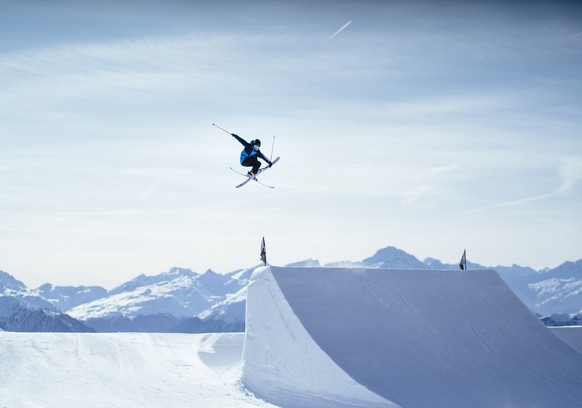 Columbia Sportswear ist fuer die Saison 2020 der offizielle Bekleidungssponsor von Sarah Hoefflin, der 29-jaehrigen Schweizer Freestyle-Skierin. Sie gewann im Slopestyle bei den Olympischen Winterspie ...