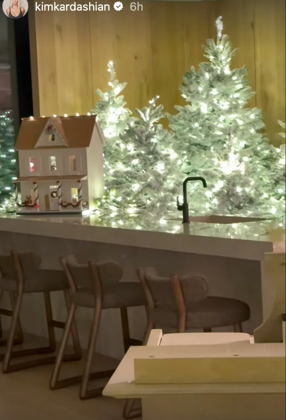 On a un peu mal aux yeux. Au ventre, aussi.