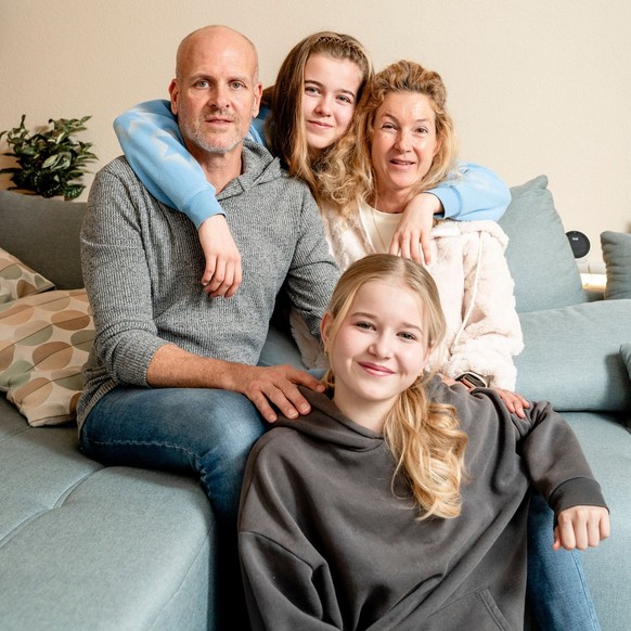 Réanimée neuf fois : cette femme de 53 ans, véritable force de la nature, est devenue dépendante des soins – sa famille lance un appel aux dons.