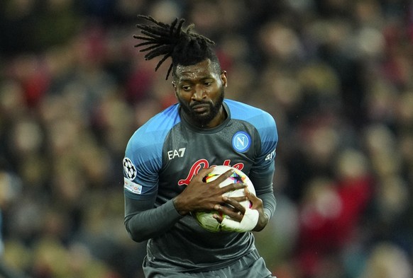 Napoli&#039;s Andre-Frank Zambo Anguissa holds the ball during the Champions League Group A soccer match between Liverpool and Napoli, at Anfield stadium in Liverpool, England, Tuesday, Nov. 1, 2022.  ...
