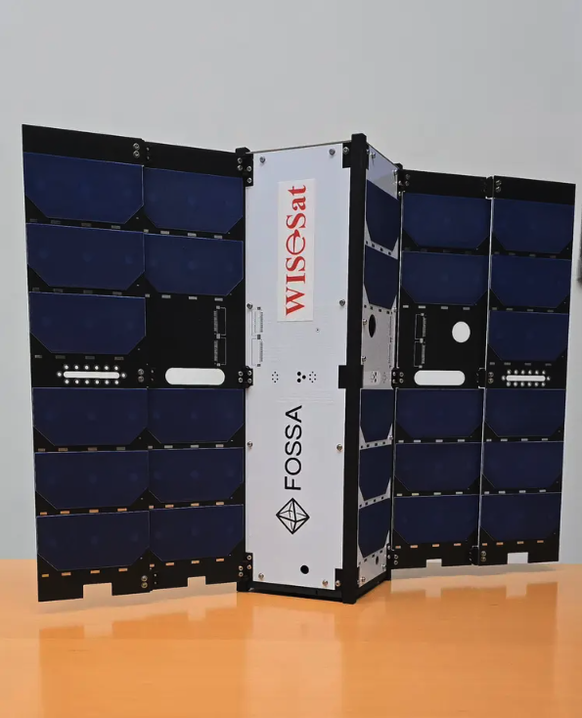 Le satellite développé par Wisesat et Fossa pour le compte de Wisekey et de l&#039;armée suisse. Il sera lancé en orbite terrestre basse par SpaceX le 16 janvier en Californie.