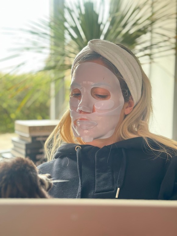 On avait testé celui de Biodance, disponible chez Manor. Si on a été convaincu, notre compagnon un peu moins durant les 4h de pause du masque.