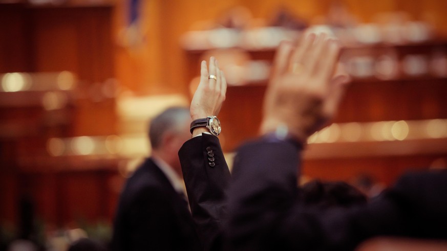 France, vote, Assemblée Nationale, hommes, séparatisme, islamiste, loi, députés.