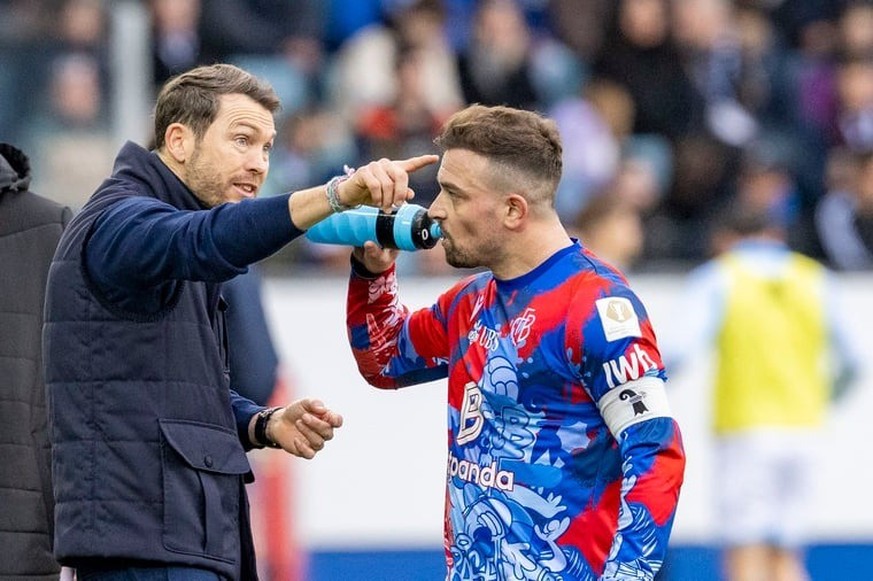 Déçu, Stephan Lichtsteiner (ici avec Xherdan Shaqiri) ne mâche pas ses mots pour parler publiquement de ses joueurs.