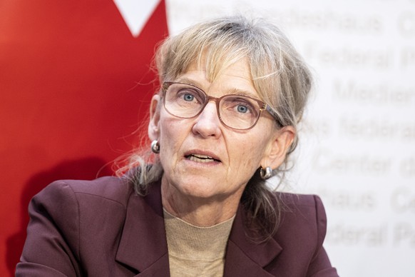 Regierungsraetin Karin Kayser-Frutschi, Praesidentin KKJPD, spricht an einer Medienkonferenz zur Strategie der Schweiz zur Bekaempfung der Organisierten.Kriminalitaet, am Freitag, 19. Dezember 2025, i ...