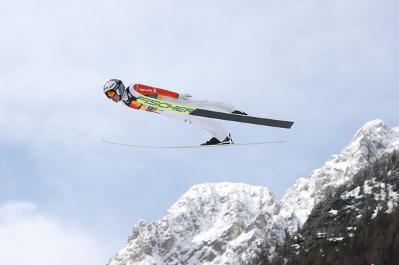 epa10553478 Simon Ammann of Switzerland in action during the first round of the FIS Ski Flying World Cup individual competition in Planica, Slovenia, 01 April 2023. EPA/Grzegorz Momot POLAND OUT