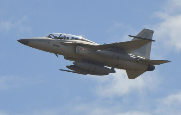 le système de défense aérienne L-SAM et l'avion de chasse F-50 de Corée du Sud