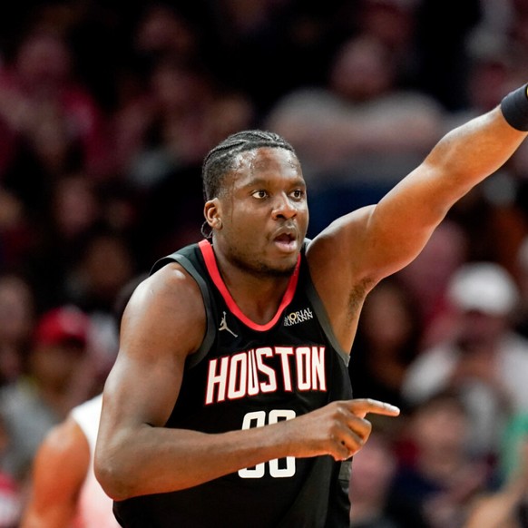 Clint Capela et les Rockets ont dominé Cleveland 117-100 samedi