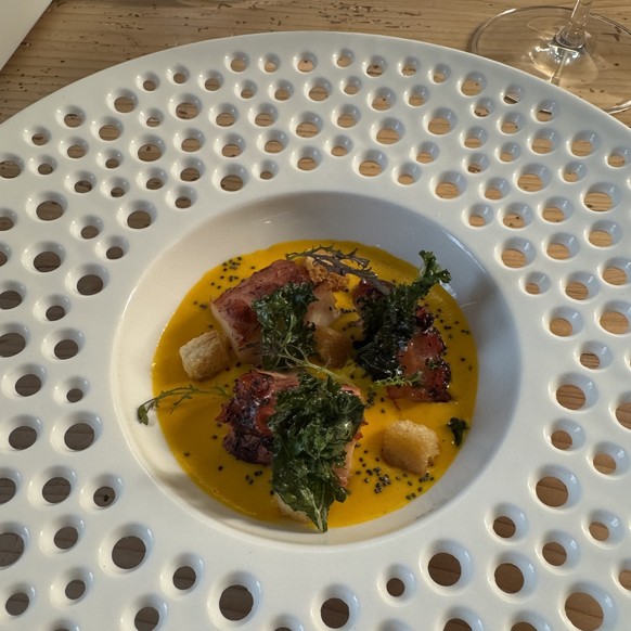 On a testé le meilleur resto italien de Suisse romande. La Dispensa fait partie des meilleurs italiens hors d’Italie. Et ce sont de vrais Italiens qui le disent: l’établissement se classe à la 43e pla ...