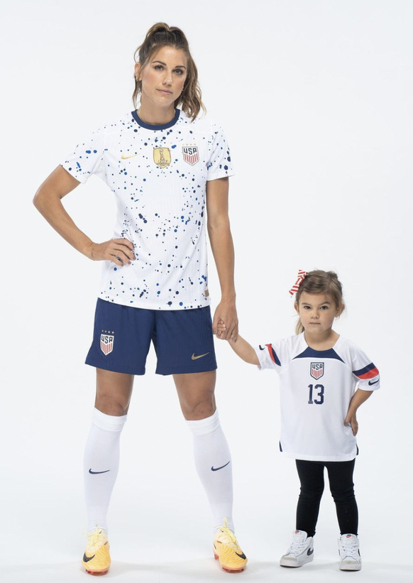 Coupe du monde féminine 2023: Amel Majri emmènera sa fille en Australie. Pour la première fois en équipe de France, une joueuse a été autorisée à se déplacer avec son nouveau-né sur une Coupe du monde ...