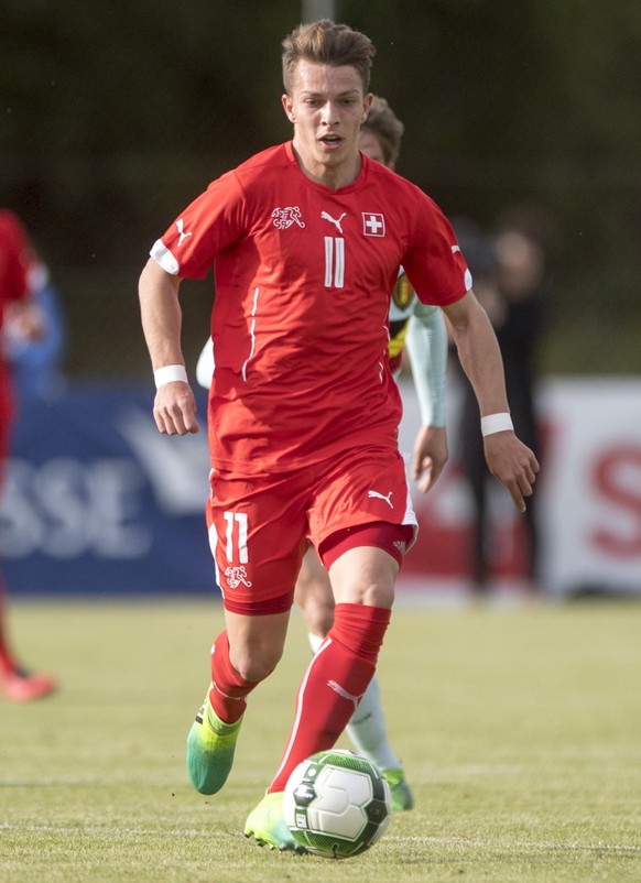 Der Schweizer Cendrim Kameraj beim U18 Fussball Laenderspiel zwischen der Schweiz und Belgien vom Mittwoch, 3. Mai 2017, in Cham. (KEYSTONE/Urs Flueeler)