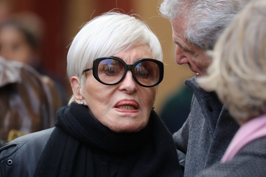 Nicole Croisille, voix de la chanson française dans les années 1970 mais aussi comédienne et danseuse, est morte à 88 ans dans la nuit de mardi à mercredi «des suites d&#039;une longue maladie», a ann ...
