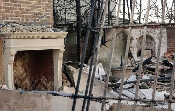 PACIFIC PALISADES, CA - JANUARY 10: A view of the Julia Louis-Dreyfus&#039; house destroyed by the Palisades fire on January 10, 2025 in Pacific Palisades, California. (Photo by MEGA/GC Images)