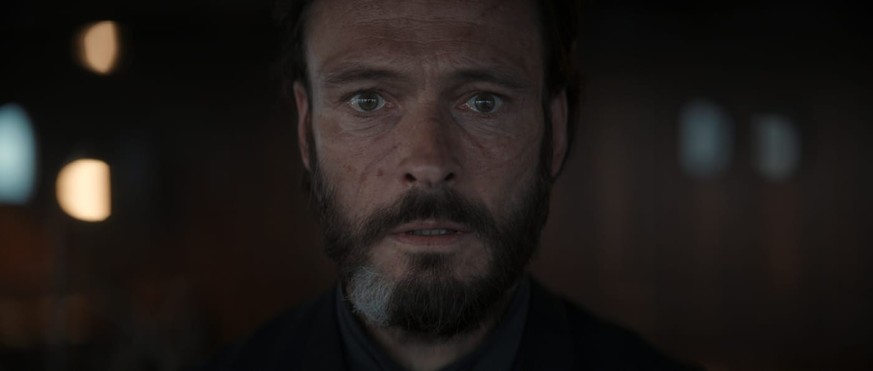 Le capitaine n&#039;en croit pas ses yeux dans la série Netflix &quot;1899&quot;.