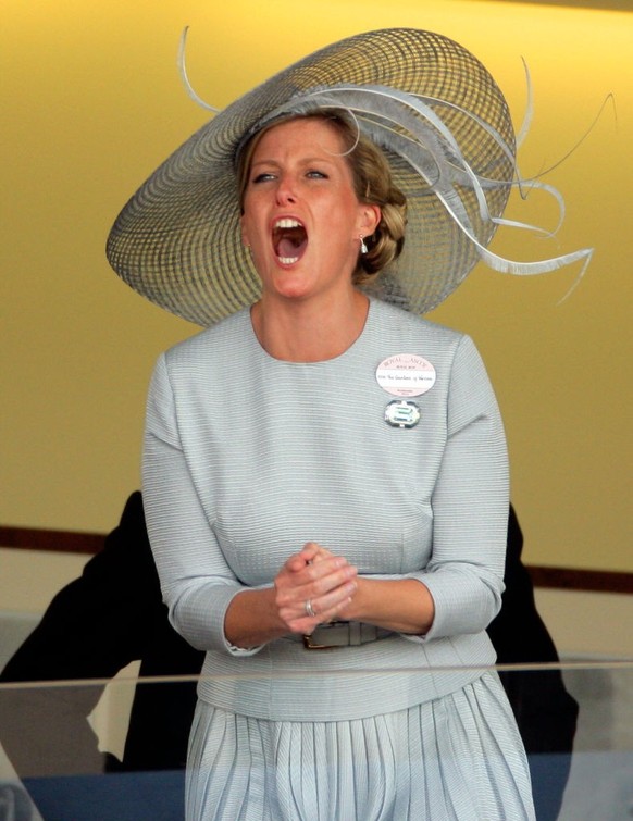 ASCOT, UNITED KINGDOM - JUNE 23: (EMBARGOED FOR PUBLICATION IN UK NEWSPAPERS UNTIL 24 HOURS AFTER CREATE DATE AND TIME) Catherine, Princess of Wales watches &#039;The Sandringham Stakes&#039;, in whic ...