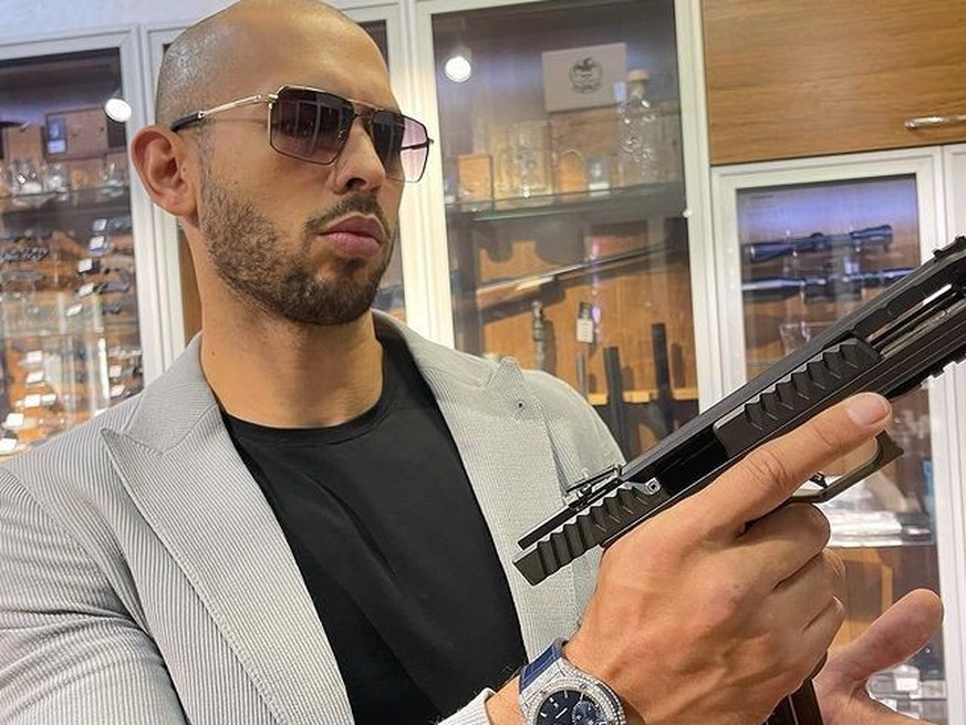 Le scandaleux Andrew Tate a été banni des réseaux sociaux
