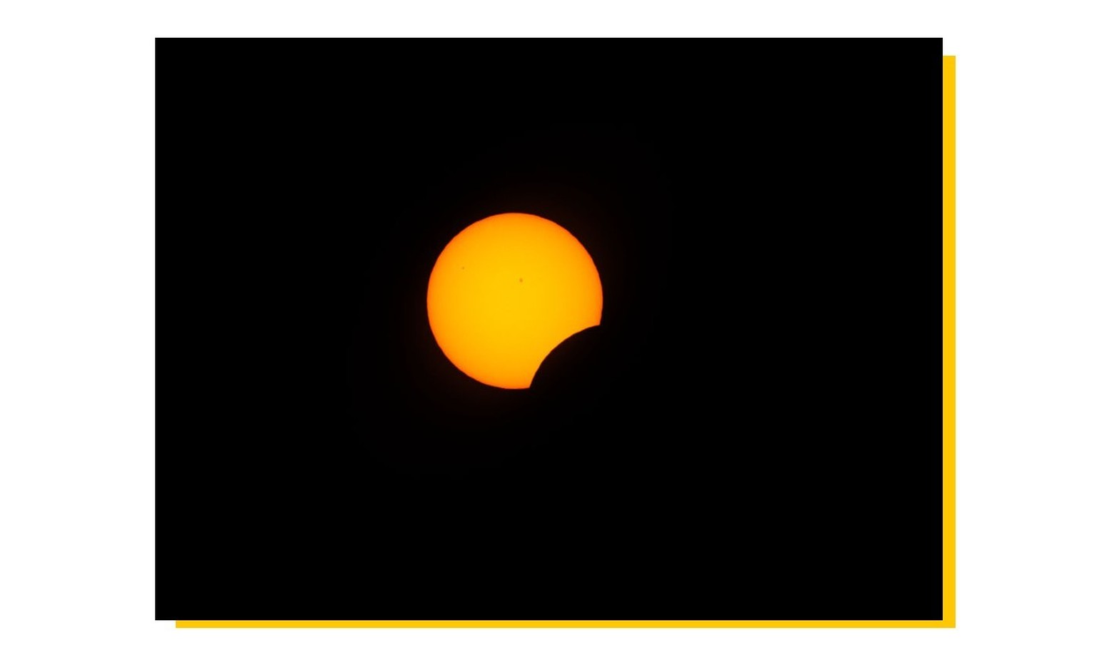 L&#039;éclipse solaire totale visible depuis le Mexique, les Etats-Unis et le Canada lundi, était une confluence parfaite du Soleil et de la Lune dans le ciel.