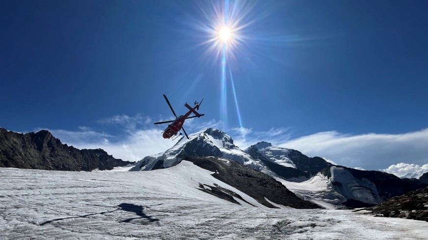 Le 26 août 2024, une alpiniste a fait une chute mortelle au Dom.