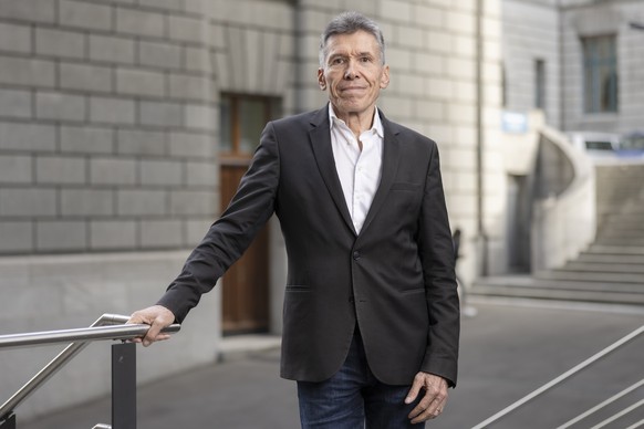 Felix Schneuwly, Krankenkassenexperte bei Comparis posiert fuer ein Portrait anlaesslich einer Medienkonferenz zur Praesentation der Resultate der KOF-Prognose der Gesundheitsausgaben, am Dienstag, 7. ...