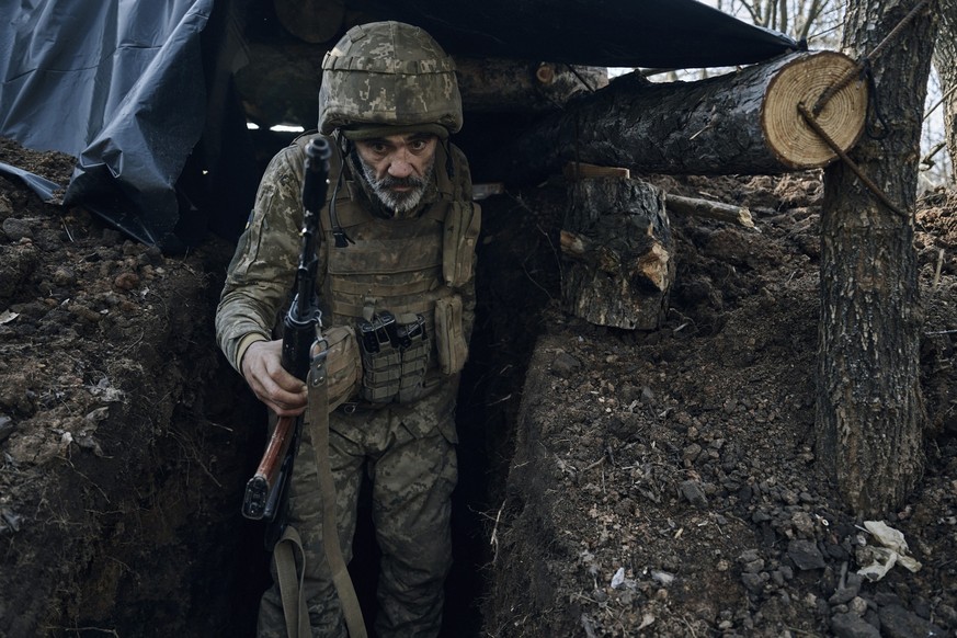 Les soldats ukrainiens sont à la veille d'un été décisif.