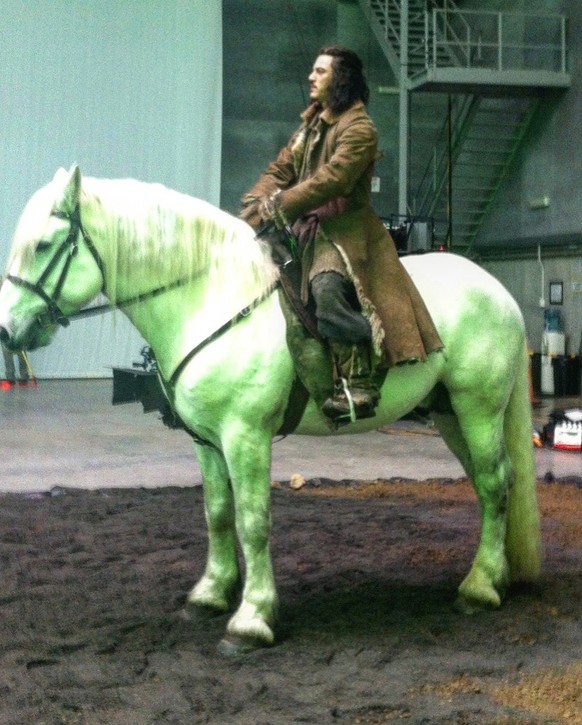 Luke Evans The Hobbit

https://www.instagram.com/thereallukeevans/p/BvAakyfHetY/?epik=dj0yJnU9Z3VJV1RoNWIteFZZcXZzVDdxUk5PSFpieW51NDVfSlQmcD0wJm49cnpHZ2o3S3kyRndiQzYxeWRJY2hvUSZ0PUFBQUFBR05FQjNR